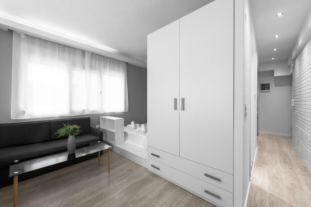 Denizen Boutique Apartments, Nilie Hospitality Mgmt Солун Екстериор снимка