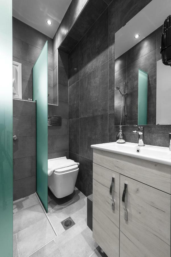 Denizen Boutique Apartments, Nilie Hospitality Mgmt Солун Екстериор снимка