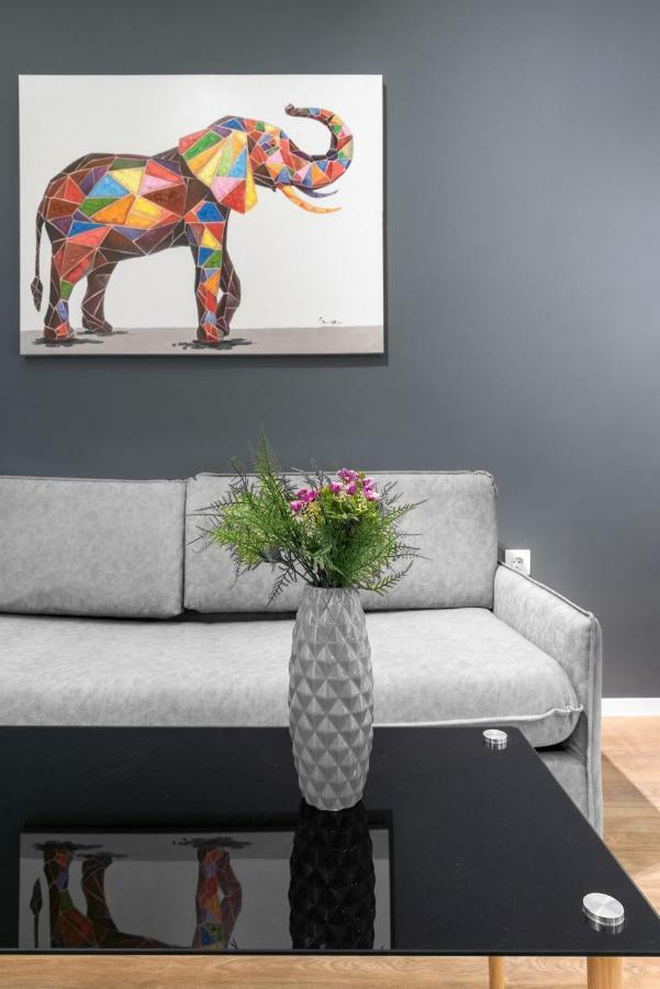 Denizen Boutique Apartments, Nilie Hospitality Mgmt Солун Екстериор снимка