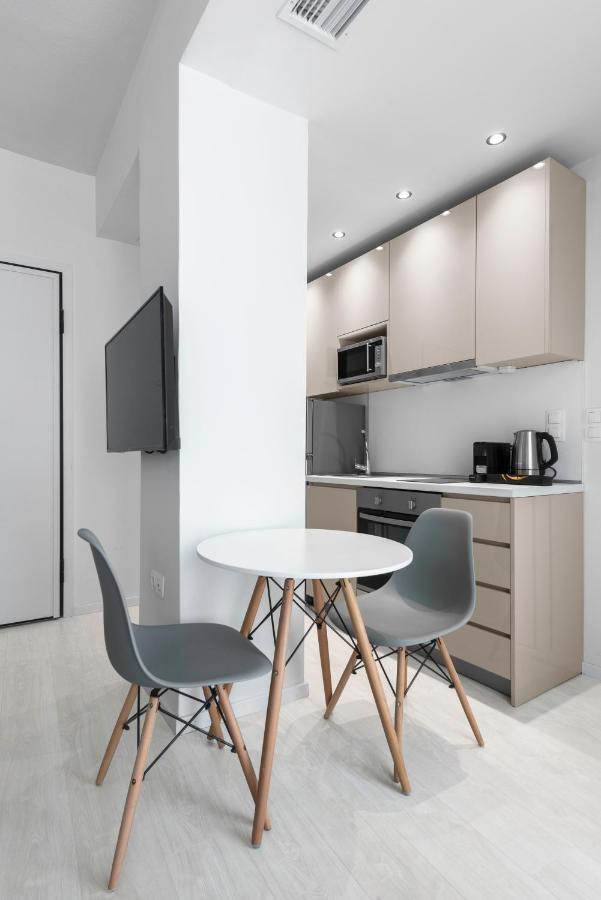 Denizen Boutique Apartments, Nilie Hospitality Mgmt Солун Екстериор снимка